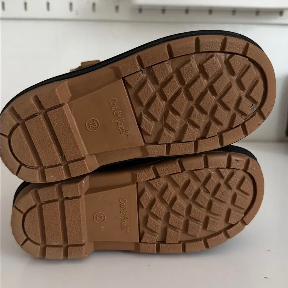 Cat & Jack Kids' Black and Tan winter Boots EUC